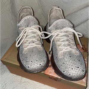 Very G Hella - Cream